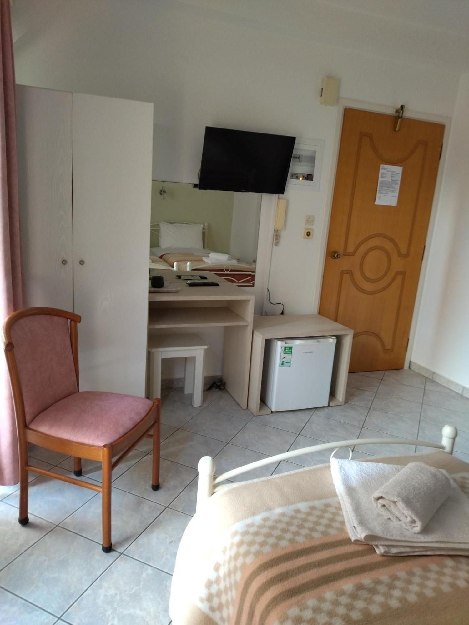 Chrisi Akti Hotel Nafpaktos Room photo
